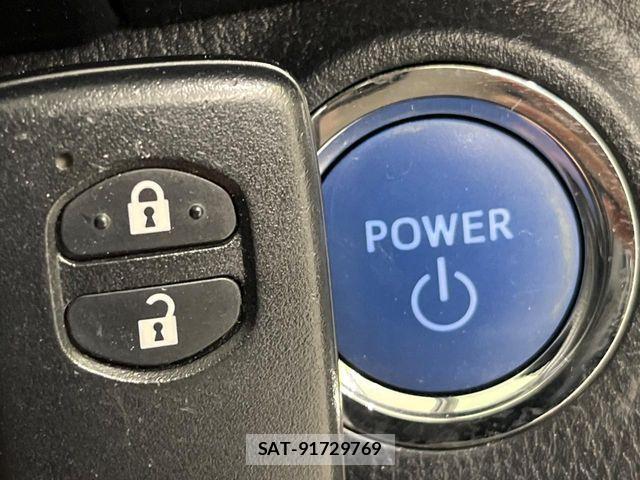 Toyota VITZ HYBRID 2017-05 6791737-4