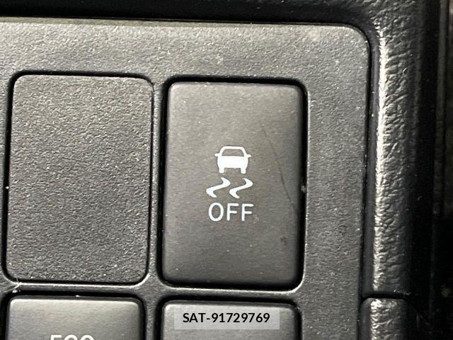 Toyota VITZ HYBRID 2017-05 6791737-6