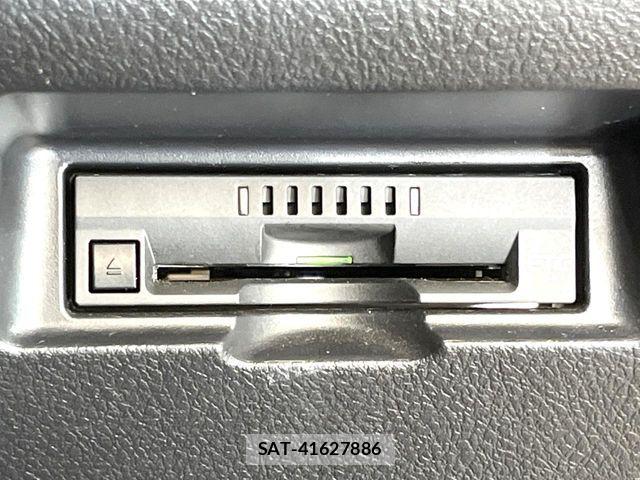 Toyota VITZ HYBRID 2017-05 6915008-5