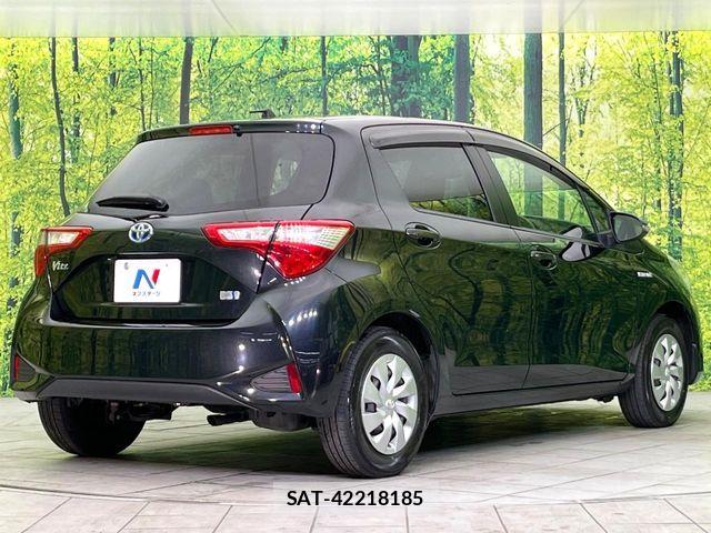 Toyota VITZ HYBRID 2017-03 7226731-16