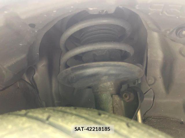 Toyota VITZ HYBRID 2017-03 7226731-19