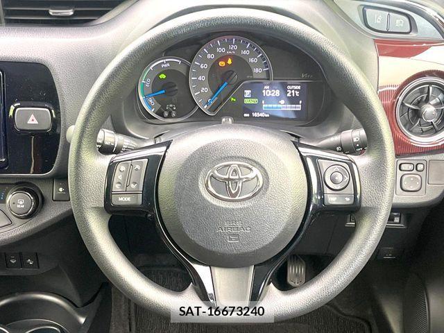 Toyota VITZ HYBRID 2019-06 7226733-10