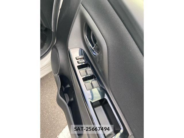 Toyota VITZ HYBRID 2019-06 7360352-13