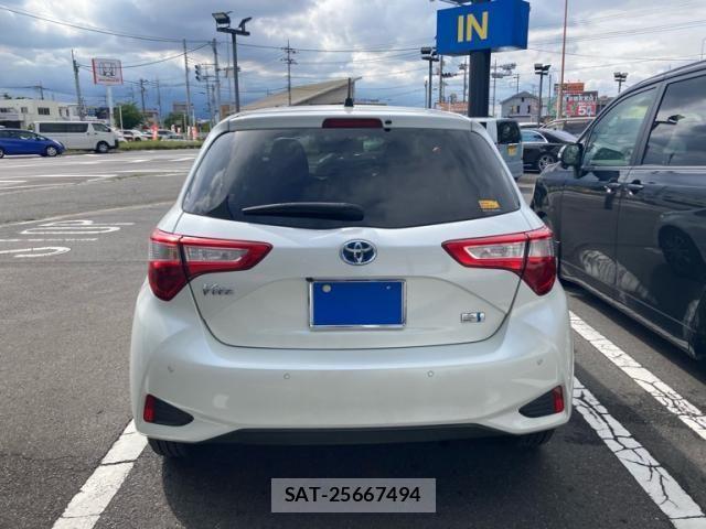 Toyota VITZ HYBRID 2019-06 7360352-1