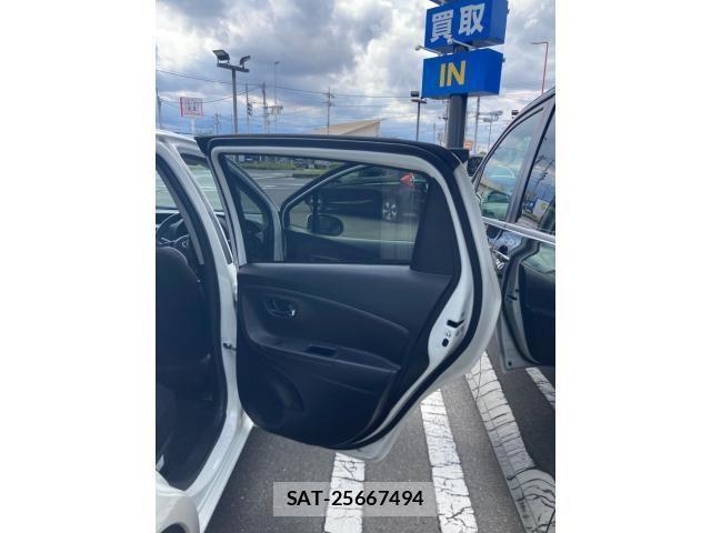 Toyota VITZ HYBRID 2019-06 7360352-21