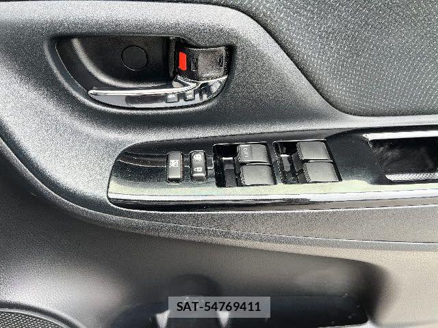 Toyota VITZ HYBRID 2017-09 7360356-17