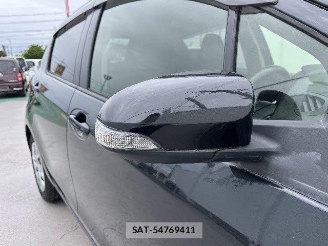 Toyota VITZ HYBRID 2017-09 7360356-24