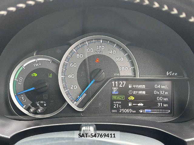 Toyota VITZ HYBRID 2017-09 7360356-7