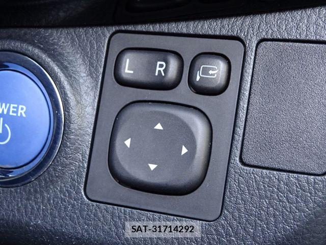 Toyota VITZ HYBRID 2019-05 7394710-23