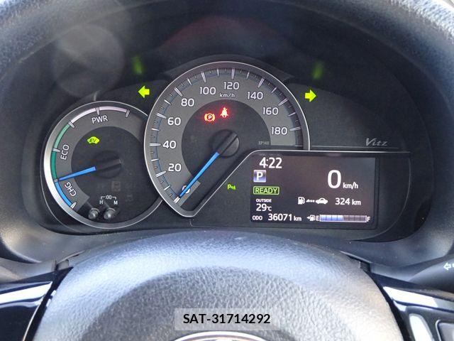 Toyota VITZ HYBRID 2019-05 7394710-5