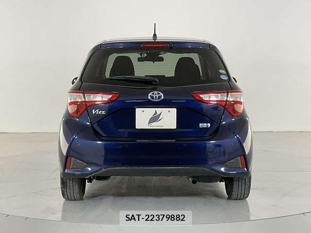 Toyota VITZ HYBRID 2019-06 7394705-4