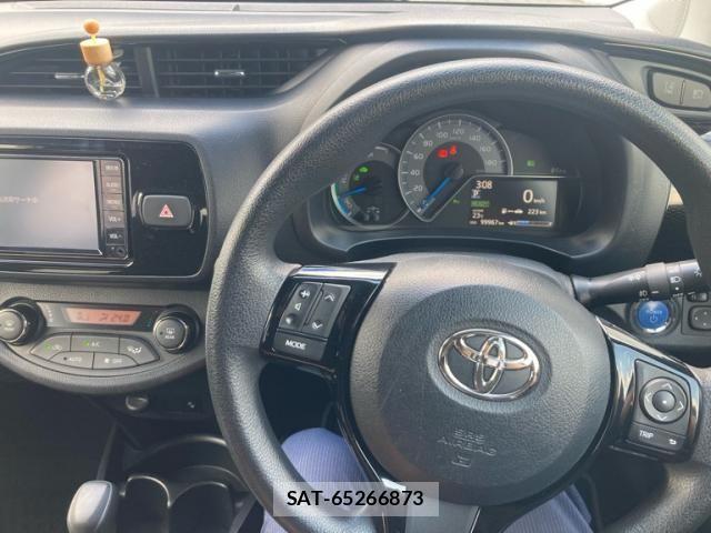 Toyota VITZ HYBRID 2019-06 7458677-17
