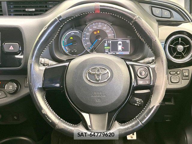 Toyota VITZ HYBRID 2017-08 7458676-10