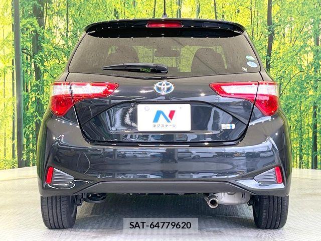 Toyota VITZ HYBRID 2017-08 7458676-14