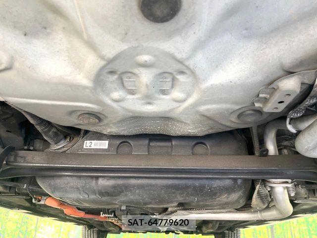 Toyota VITZ HYBRID 2017-08 7458676-18