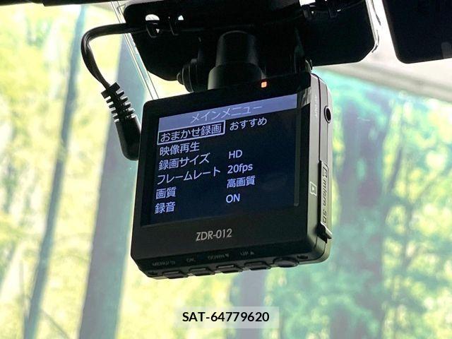 Toyota VITZ HYBRID 2017-08 7458676-4