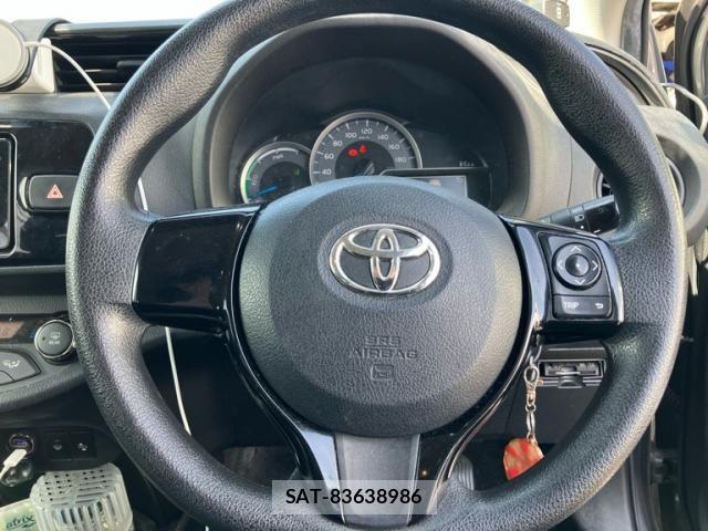 Toyota VITZ HYBRID 2017-03 7621127-15