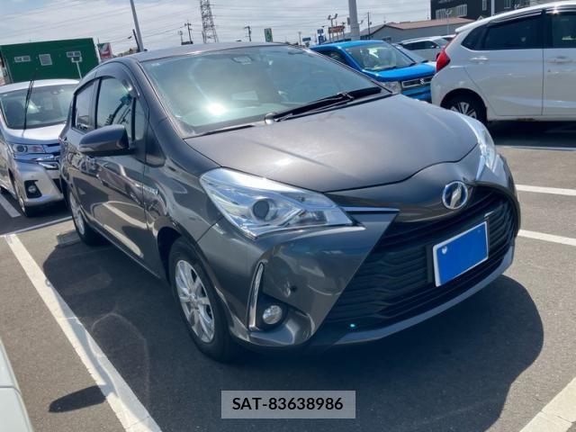 Toyota VITZ HYBRID 2017-03 7621127-3