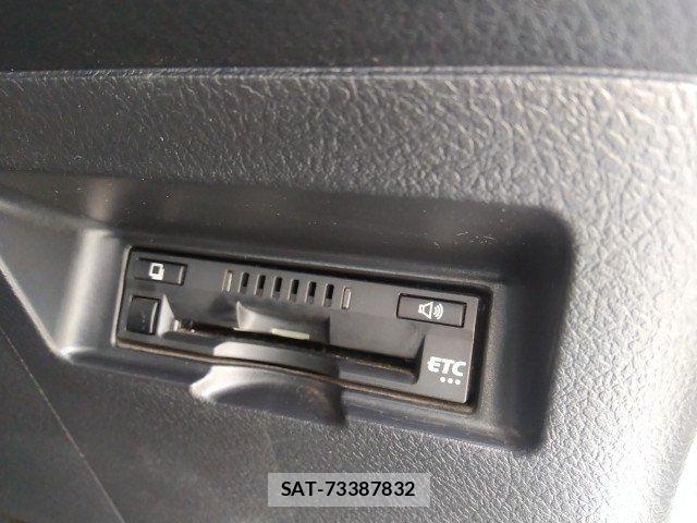 Toyota VITZ HYBRID 2017-10 7621125-20