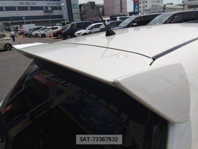Toyota VITZ HYBRID 2017-10 7621125-28