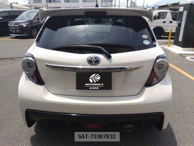 Toyota VITZ HYBRID 2017-10 7621125-5