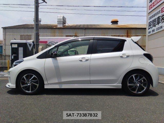 Toyota VITZ HYBRID 2017-10 7621125-6