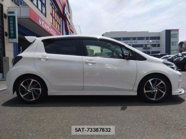 Toyota VITZ HYBRID 2017-10 7621125-7