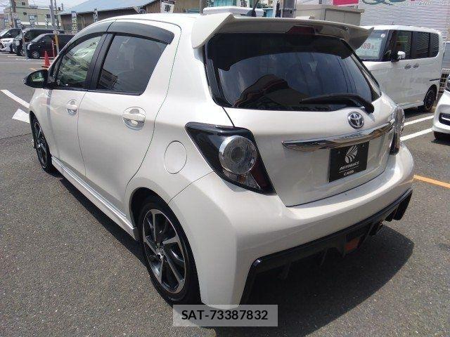 Toyota VITZ HYBRID 2017-10 7621125-8