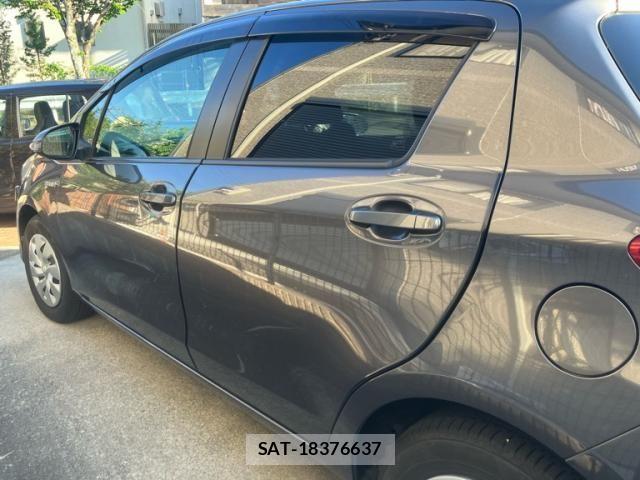Toyota VITZ HYBRID 2017-07 7621124-10