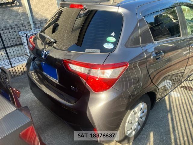 Toyota VITZ HYBRID 2017-07 7621124-8