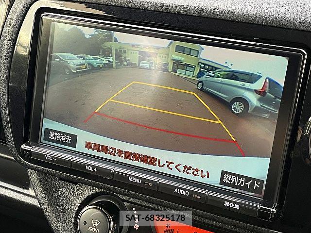 Toyota VITZ HYBRID 2017-03 7621123-10