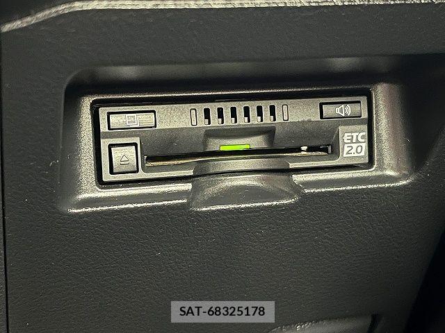 Toyota VITZ HYBRID 2017-03 7621123-15