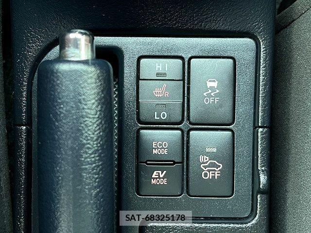 Toyota VITZ HYBRID 2017-03 7621123-23