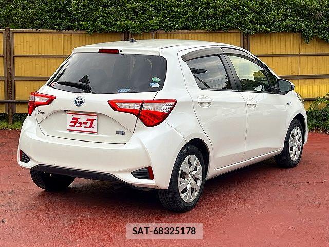 Toyota VITZ HYBRID 2017-03 7621123-2