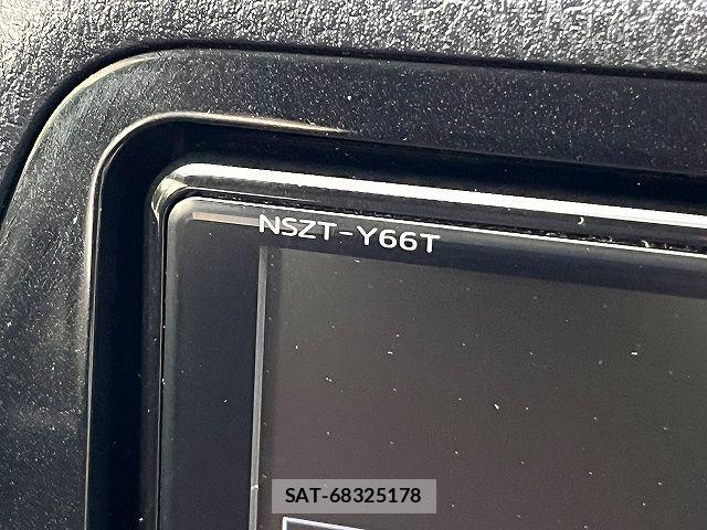 Toyota VITZ HYBRID 2017-03 7621123-5