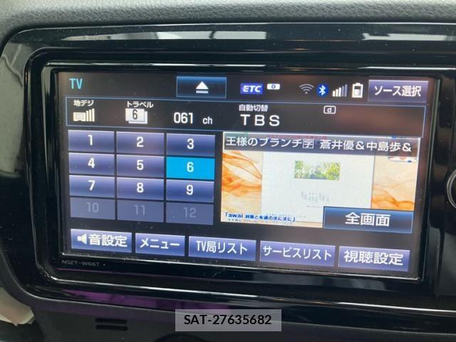 Toyota VITZ HYBRID 2017-08 7621126-17