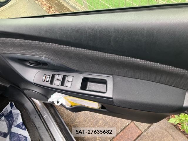 Toyota VITZ HYBRID 2017-08 7621126-19