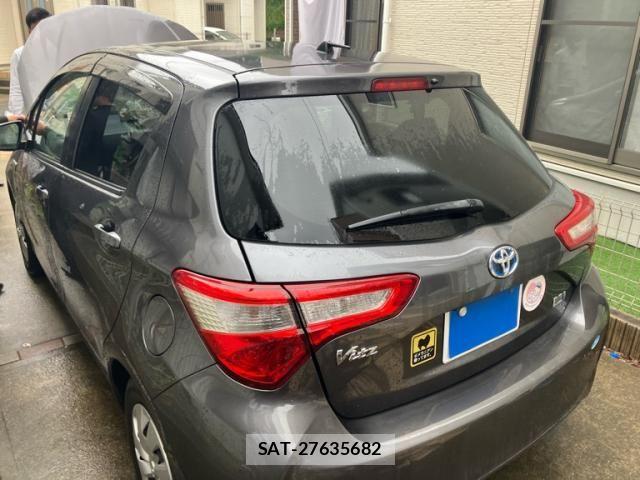 Toyota VITZ HYBRID 2017-08 7621126-3