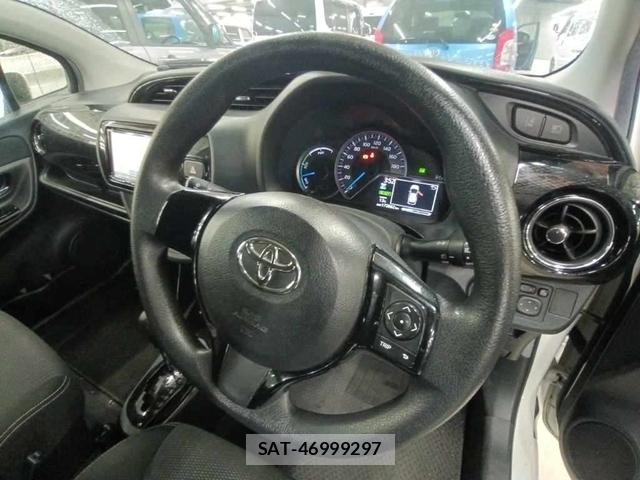 Toyota VITZ HYBRID 2019-05 7605442-10