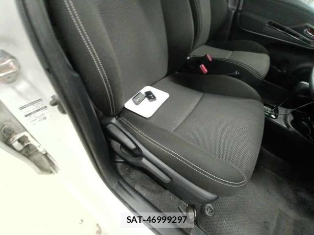 Toyota VITZ HYBRID 2019-05 7605442-8