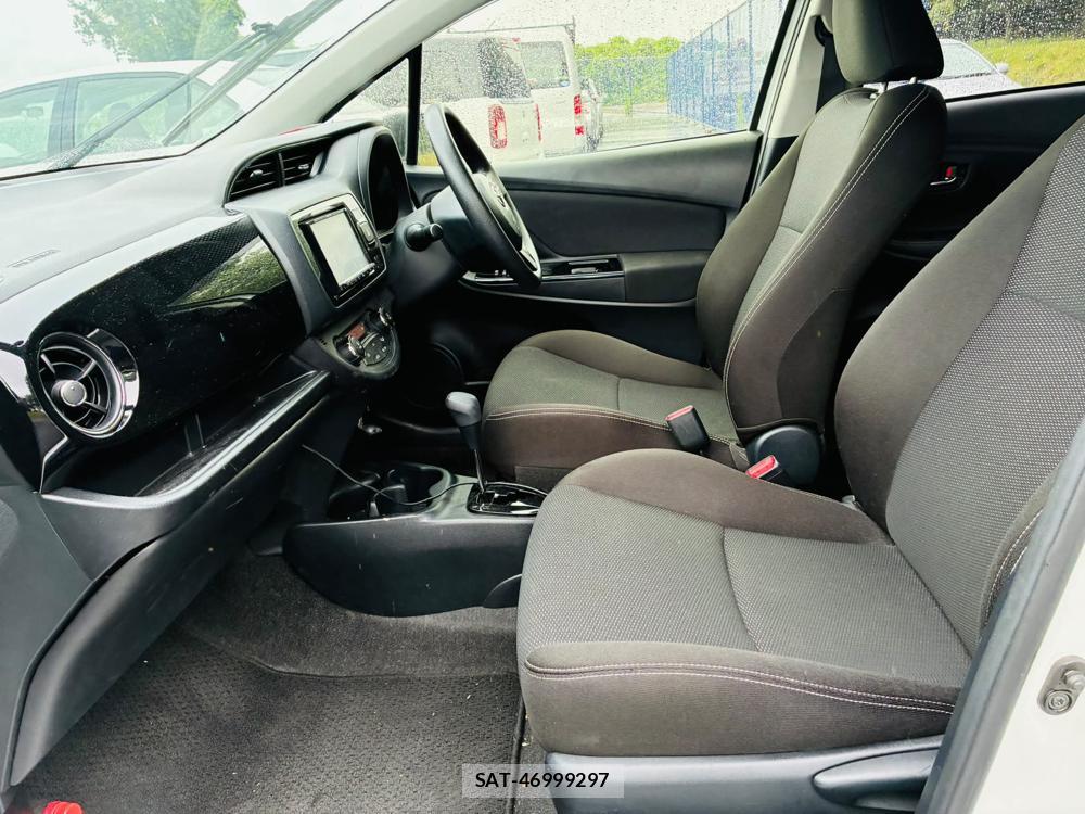 Toyota VITZ HYBRID 2019-05 7605442-10