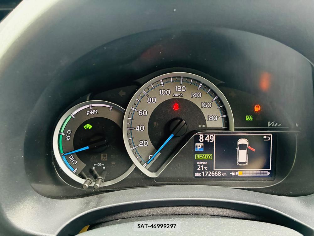 Toyota VITZ HYBRID 2019-05 7605442-15