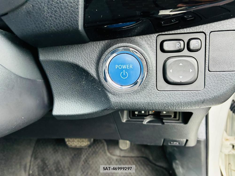 Toyota VITZ HYBRID 2019-05 7605442-16