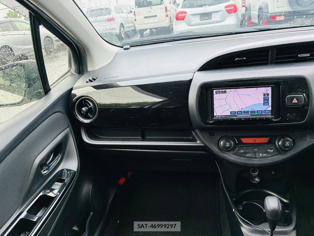 Toyota VITZ HYBRID 2019-05 7605442-17
