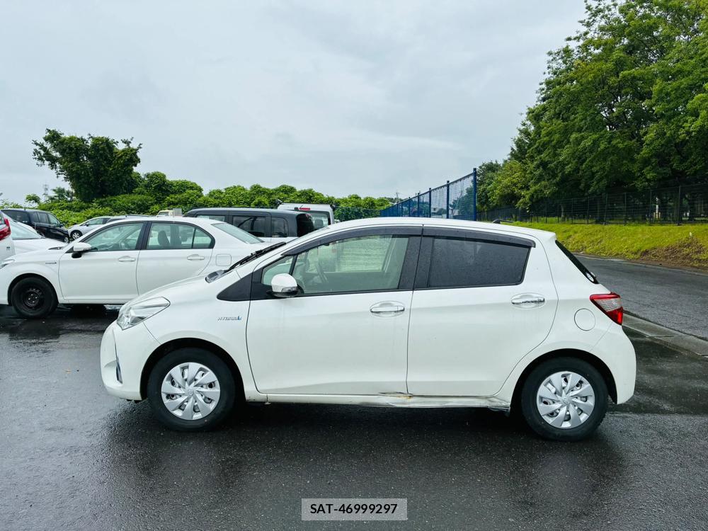 Toyota VITZ HYBRID 2019-05 7605442-1