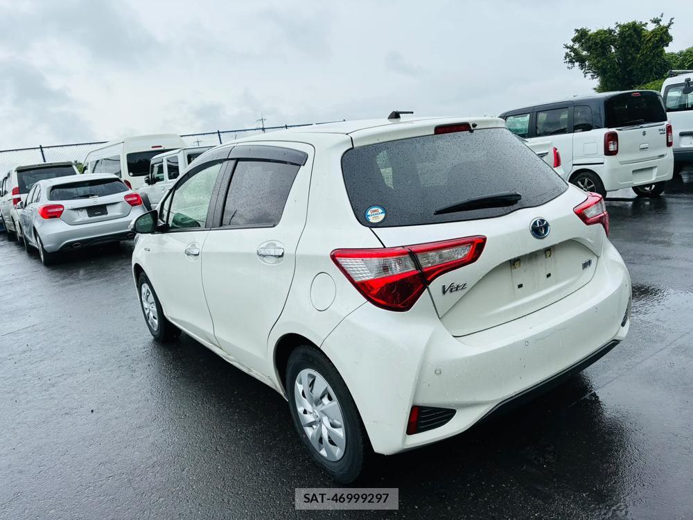 Toyota VITZ HYBRID 2019-05 7605442-2