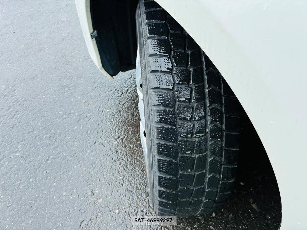 Toyota VITZ HYBRID 2019-05 7605442-33