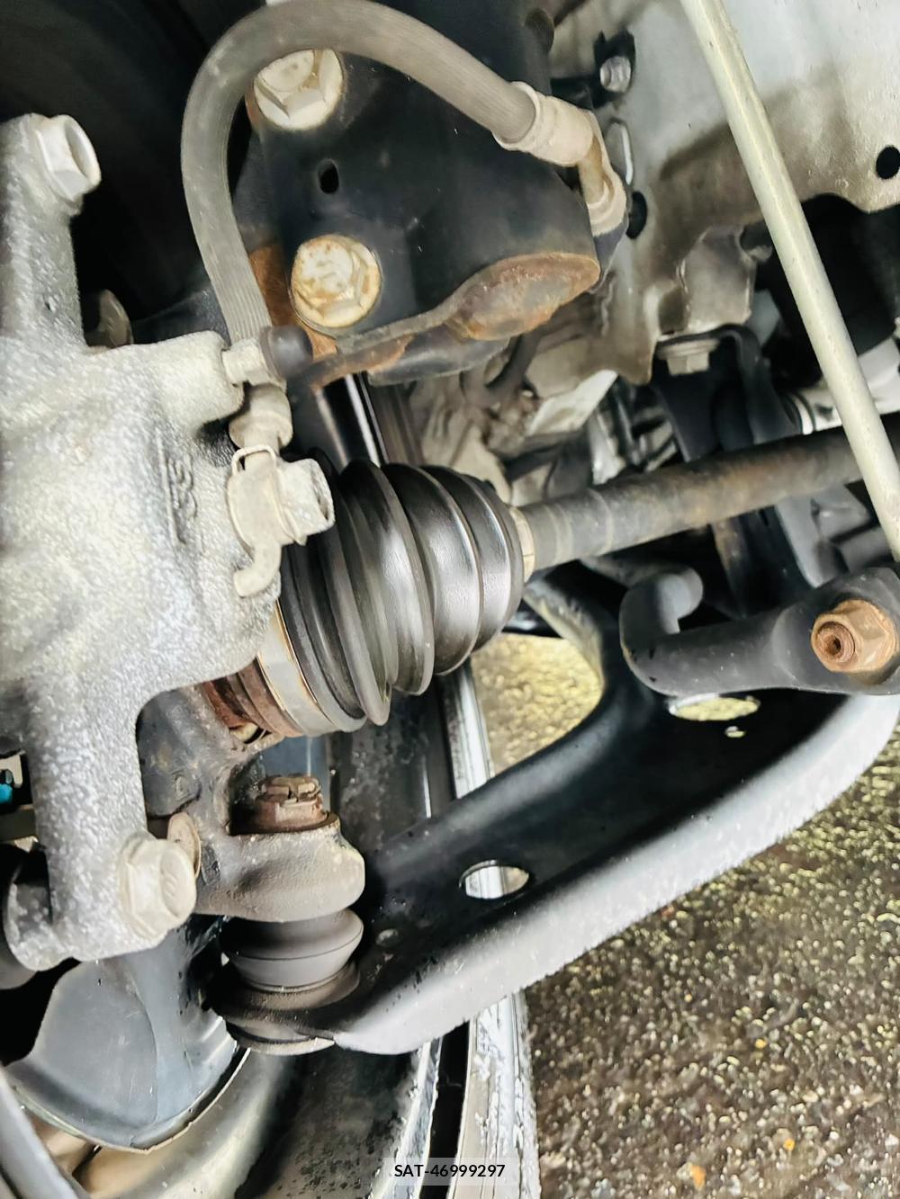 Toyota VITZ HYBRID 2019-05 7605442-34