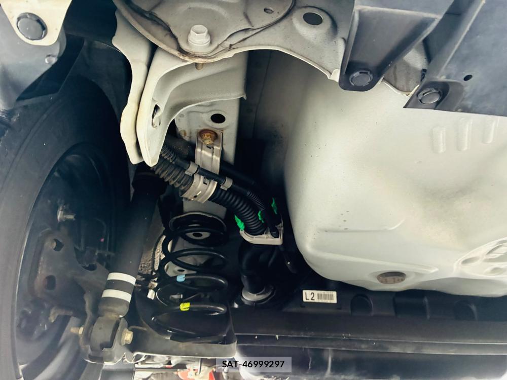 Toyota VITZ HYBRID 2019-05 7605442-36