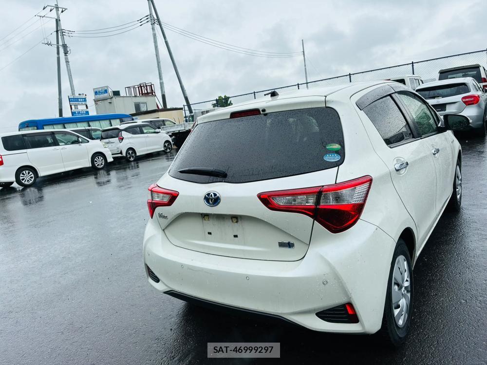 Toyota VITZ HYBRID 2019-05 7605442-4